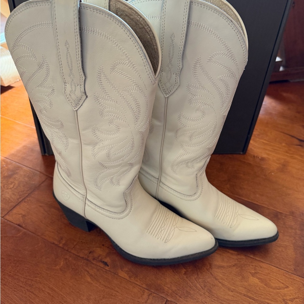 ARIAT Heritage J Toe Stretchfit EUC White Western Cowboy Boots 8.5 - Picture 5 of 10